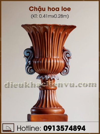 Chậu hoa loe