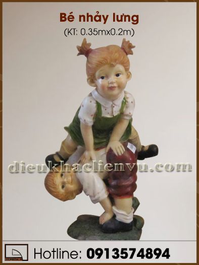 Tượng Bé nhảy lưng composite