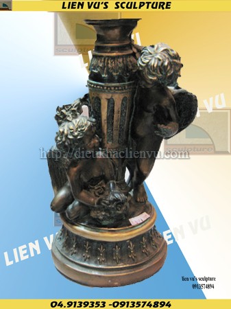 Chân nến hai bé thiên thần