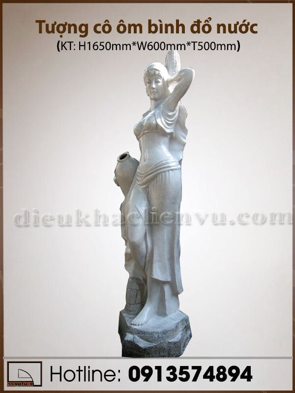 Cô ôm bình đổ nước 1