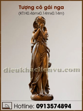 Tượng cô gái nga